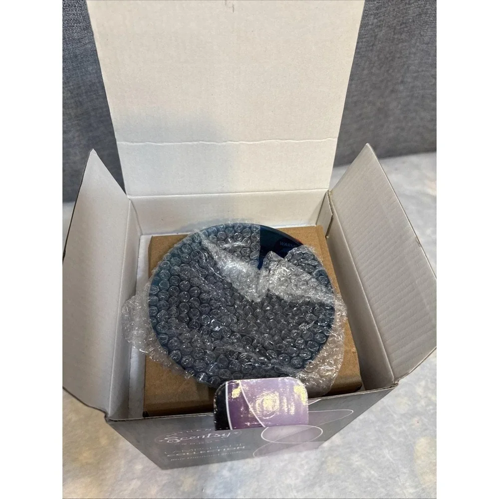 NEW Scentsy Blue Diamond Wax Warmer Shade & Broad‎ Base Retired